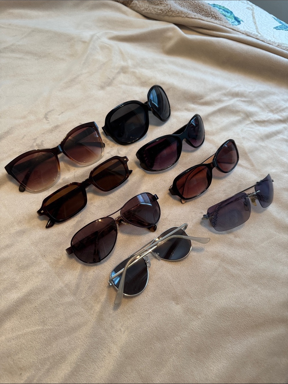 Assorted Women's Sunglasses - Black & Brown Styles - Picture 2 of 6